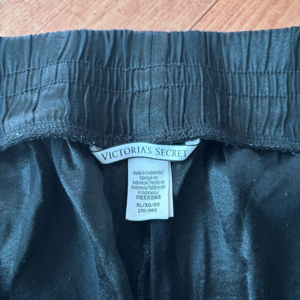 ✨Victoria’s Secret Lounge Shorts✨ - Picture 2 of 2